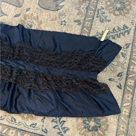 🎅🏻 VINTAGE ADRIENNE VITTADINI DESIGN LONG NAVY/METALLIC GOLD LACE WRAP NWT $68 - Picture 3 of 7